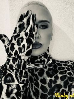 laura-erotische-massage-via-kinky-6915c04aa9c49d0013968270