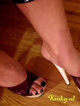 mistress-rebecca-bdsm-via-kinky-602aa32d8fe72012d2594591