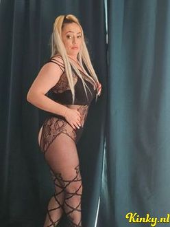 aisha-escort-via-kinky-68dcf056918ef40013943439