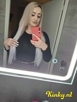 Aisha - Blonde with perfect curves