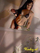 priscila-prive-ontvangst-via-kinky-62ec0e882e5e3a001a9bba4c