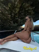 Adriana - Natural body