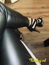 sofia-bdsm-via-kinky-672488ddaa059c0013a95af2
