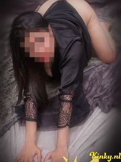 khloe-erotische-massage-via-kinky-68cbeba72f74810013c82d20