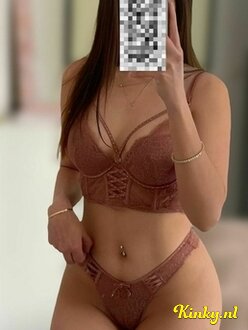 hailey-erotische-massage-via-kinky-684683f4b04b8d00132dda50