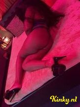 leslie-erotische-massage-via-kinky-6937fb163b24e100133dd63c