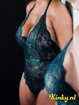 Anouk - Hollands Milfje wilt aan dr tepels gezogen worden!