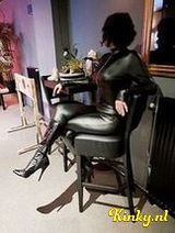 Meesteres Lux - Jij mijn sexslaaf mijn bezit! Ballbusting nursing