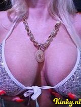 Mrs Sabrina - Je Pik lekker leeg MELKE de Melkmachine