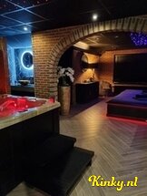 de-woeste-hoeve-club-in-matsloot-652fd08300e12d00199d4dfb