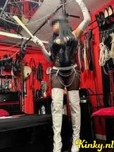 mrs-samantha-bdsm-via-kinky-68ded12f2f74810013c84544