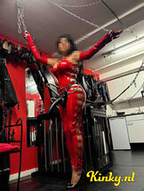 mrs-samantha-bdsm-via-kinky-6876453d31f4b00013ba7d35