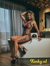 domina-didi-bdsm-via-kinky-650627817e090500199deb60