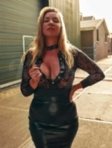 domina-didi-bdsm-via-kinky-6506278167731e0019e223f6