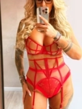 blondy-escort-via-kinky-689314429e10cc001344e53e