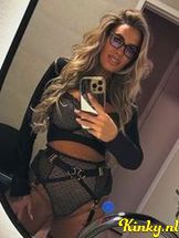 blondy-escort-via-kinky-68cbb9f12f74810013c82c5a