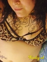 sarifah-prive-ontvangst-via-kinky-6621ec32e70c9e001a8c8624
