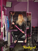 mrs-amber-bdsm-via-kinky-5cf66606110c17ed916a0ba6