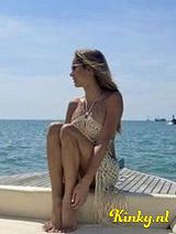 Laura - Thai Eurasian Vers on top lists*