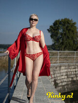 Laura - WhatsApp pls