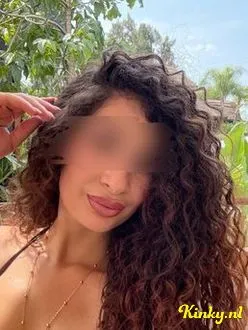 sofia-escort-via-kinky-695f152ec29d4200134407ff